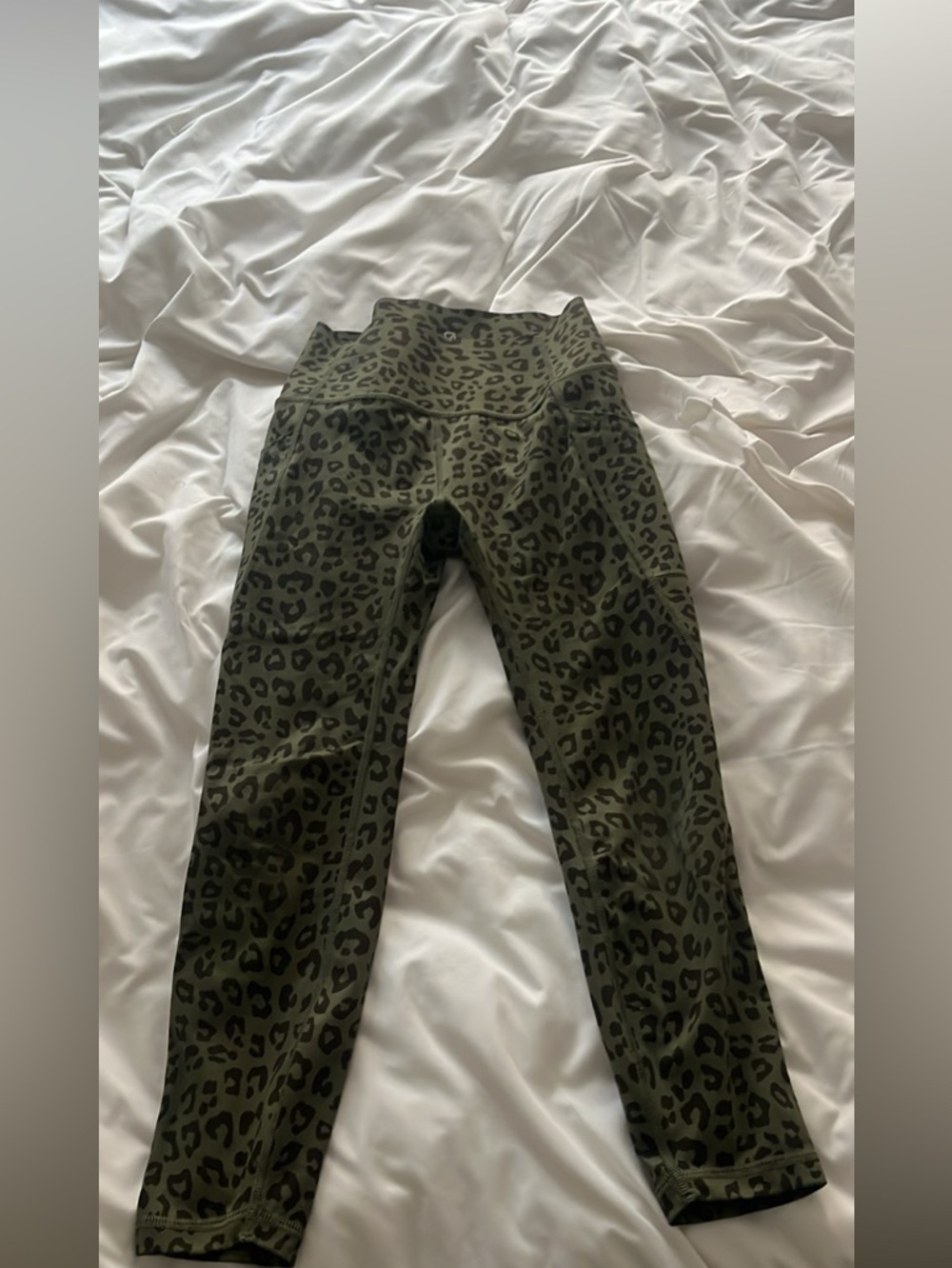 GAP Green Leopard Print XS Leggings